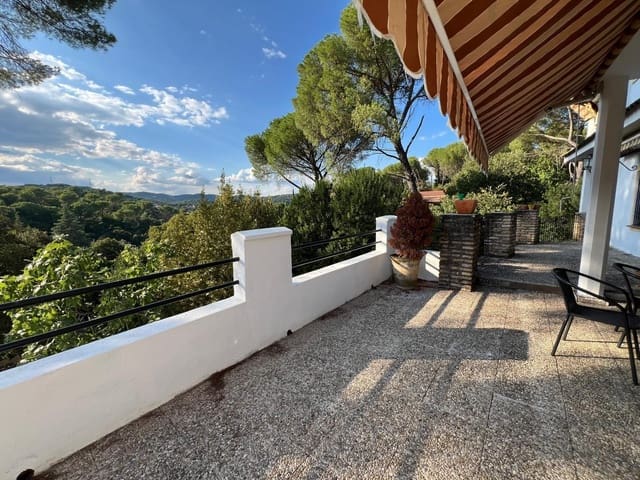 7 bedroom Villa for sale in Córdoba city with pool garage - € 365,000 (Ref: 9849467)