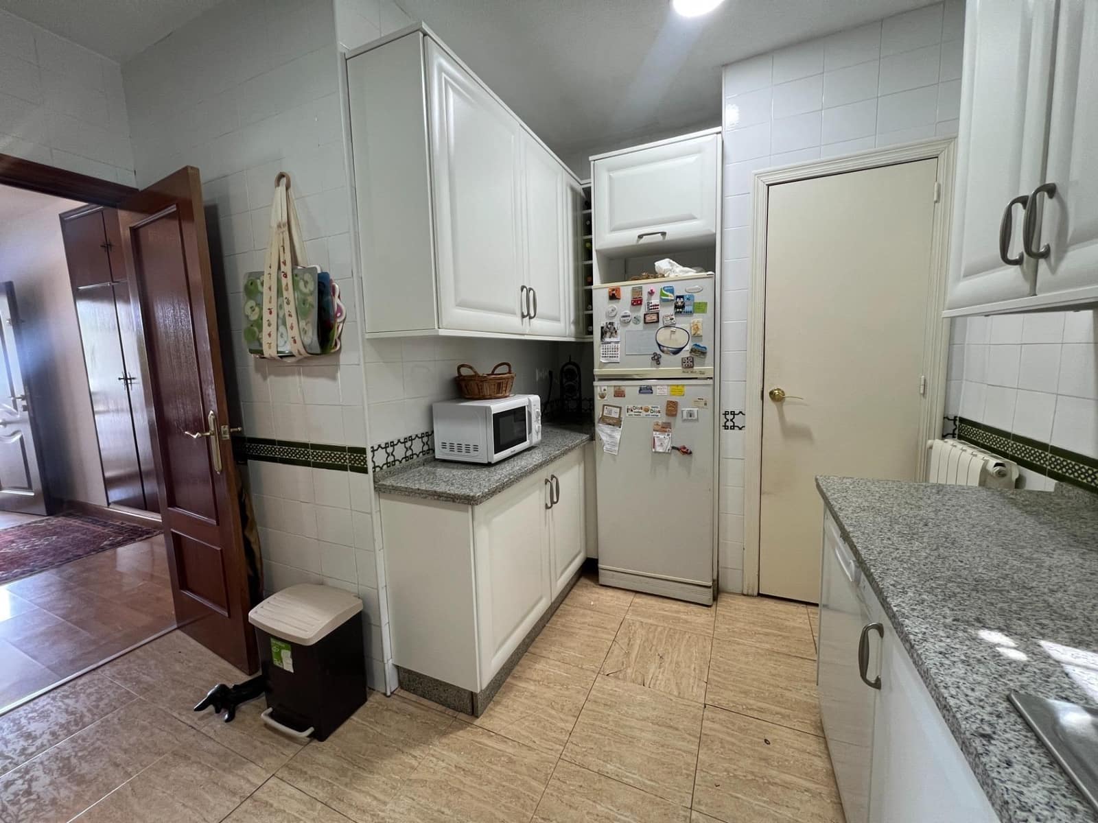 7 bedroom Villa for sale in Cordoba city with pool garage - € 365,000 (Ref: 9849467)