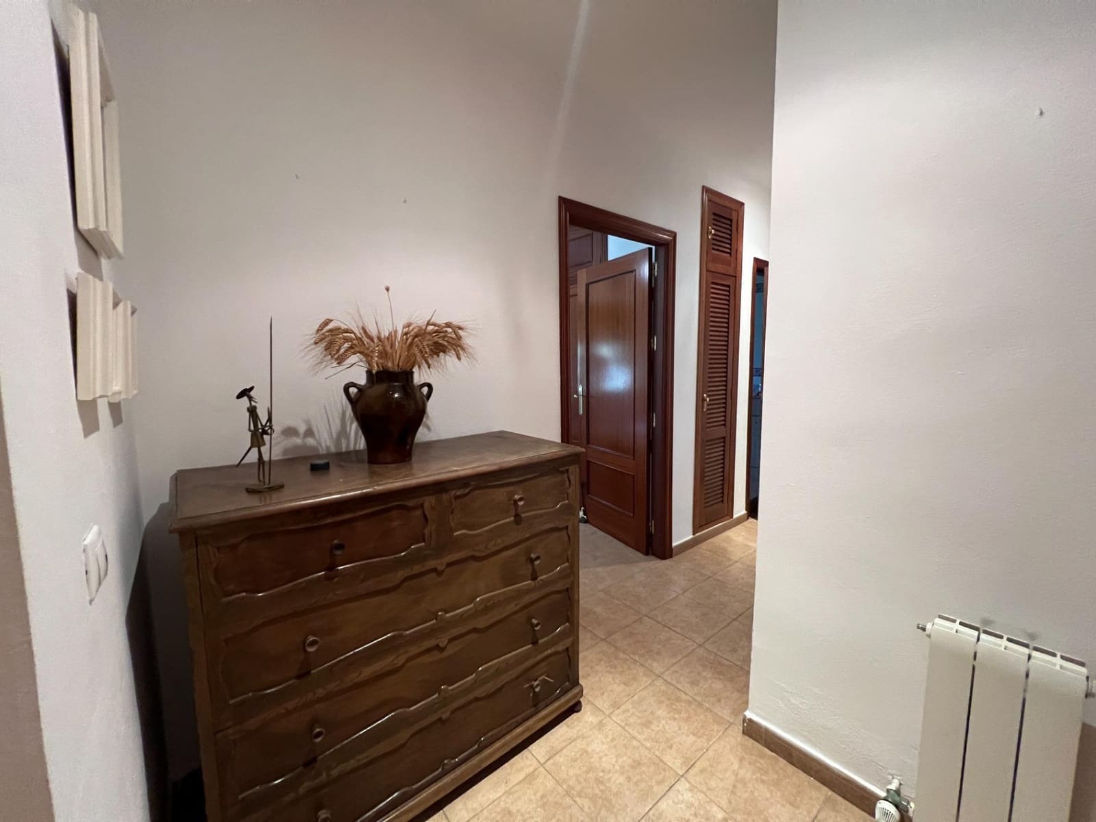 7 bedroom Villa for sale in Cordoba city with pool garage - € 365,000 (Ref: 9849467)