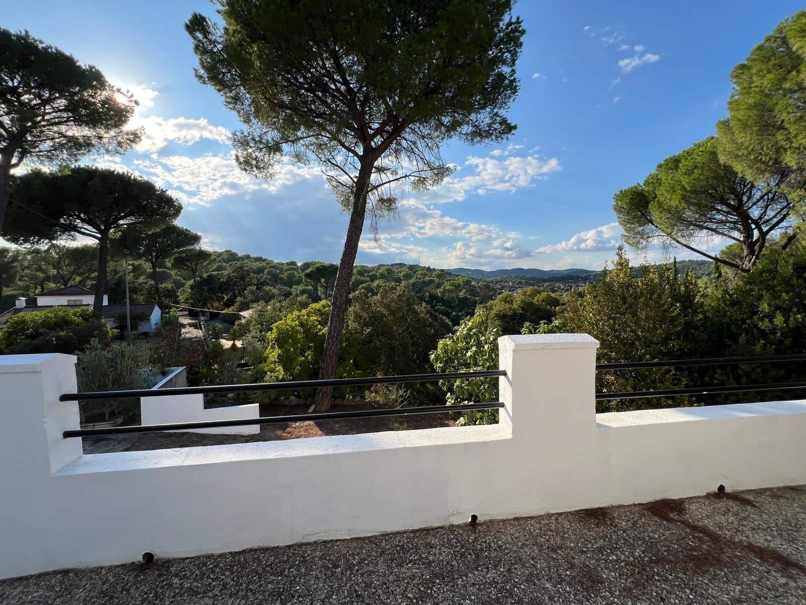 7 bedroom Villa for sale in Cordoba city with pool garage - € 365,000 (Ref: 9849467)