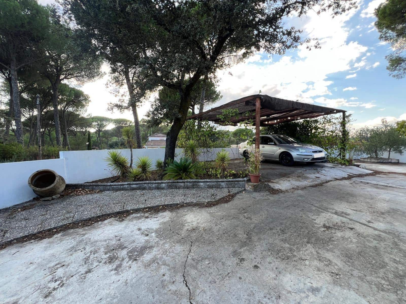 7 bedroom Villa for sale in Cordoba city with pool garage - € 365,000 (Ref: 9849467)