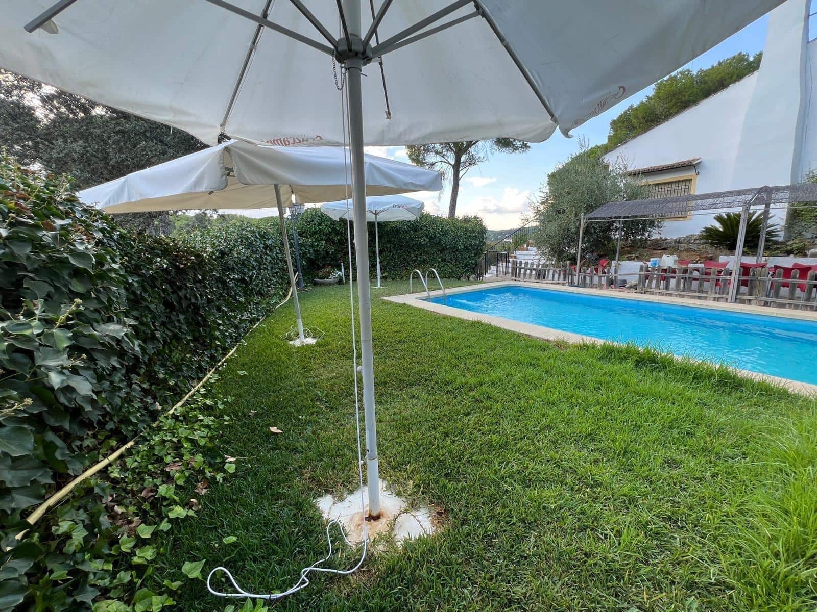 7 bedroom Villa for sale in Cordoba city with pool garage - € 365,000 (Ref: 9849467)