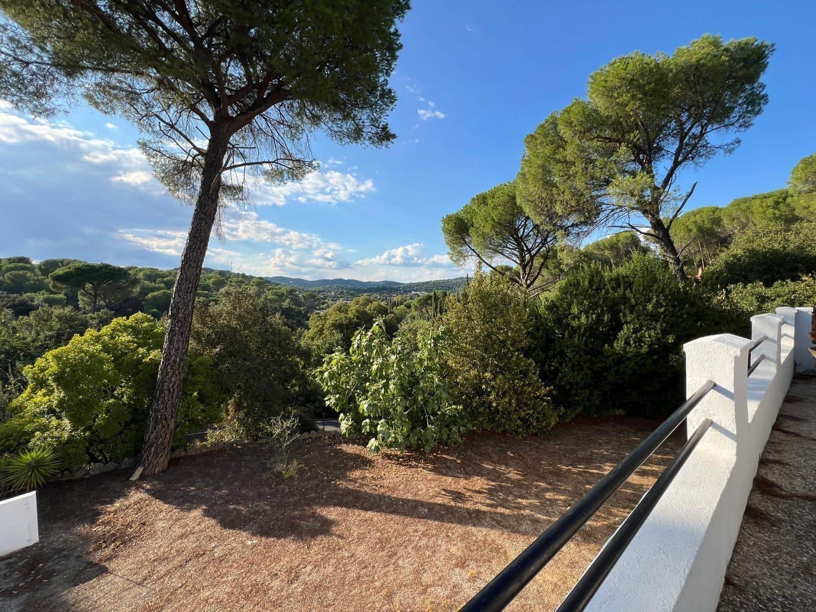 7 bedroom Villa for sale in Cordoba city with pool garage - € 365,000 (Ref: 9849467)