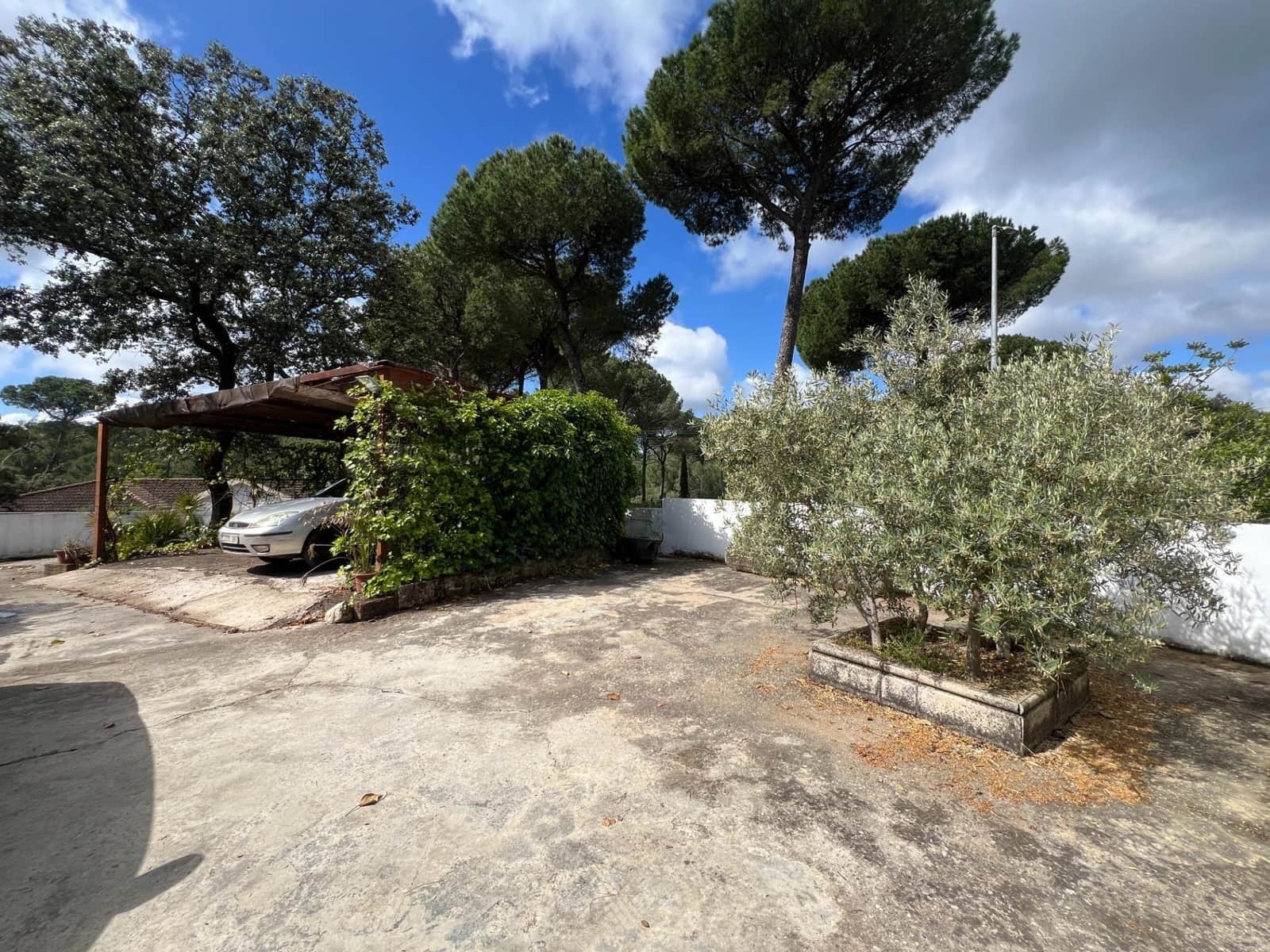 7 bedroom Villa for sale in Cordoba city with pool garage - € 365,000 (Ref: 9849467)