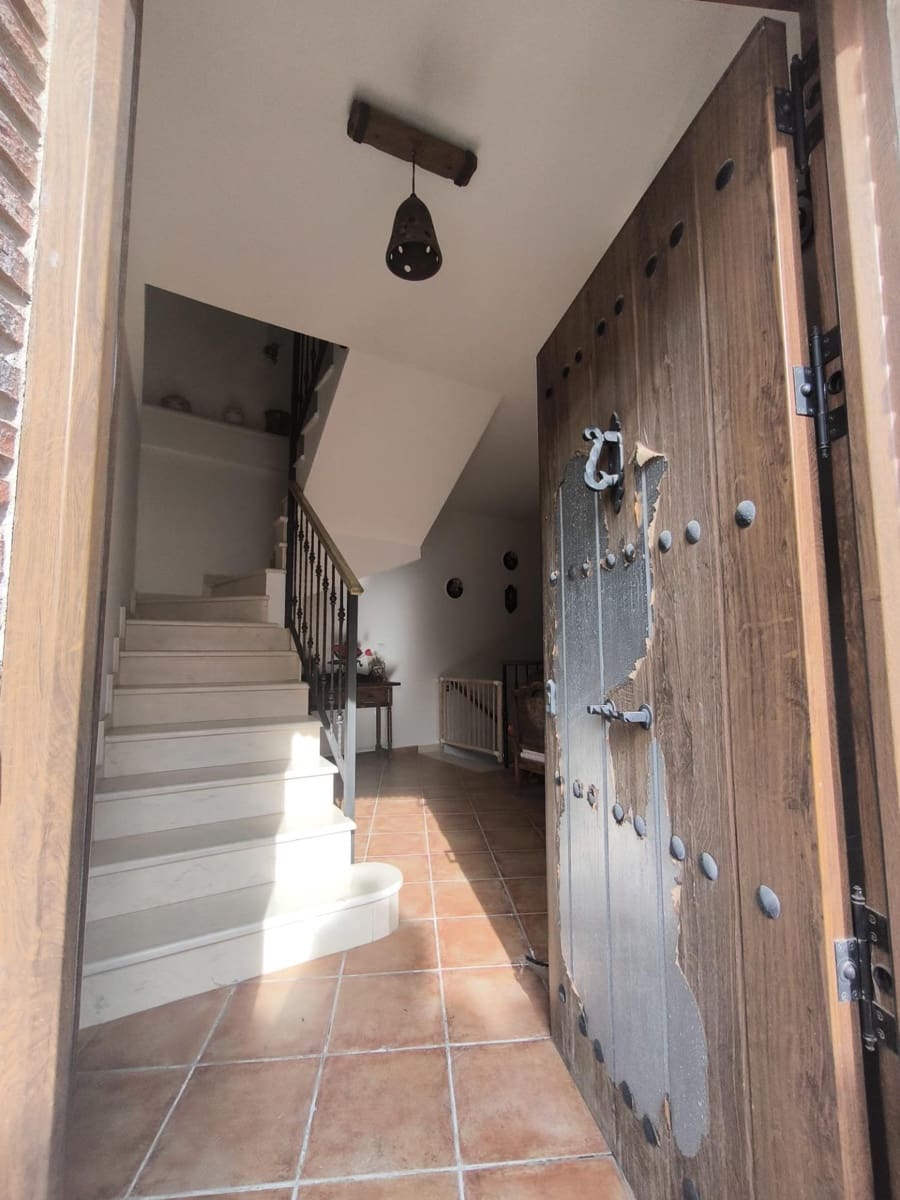 Casa de 4 habitaciones en Fuente Obejuna en venta con garaje - 120.000 € (Ref: 9851865)