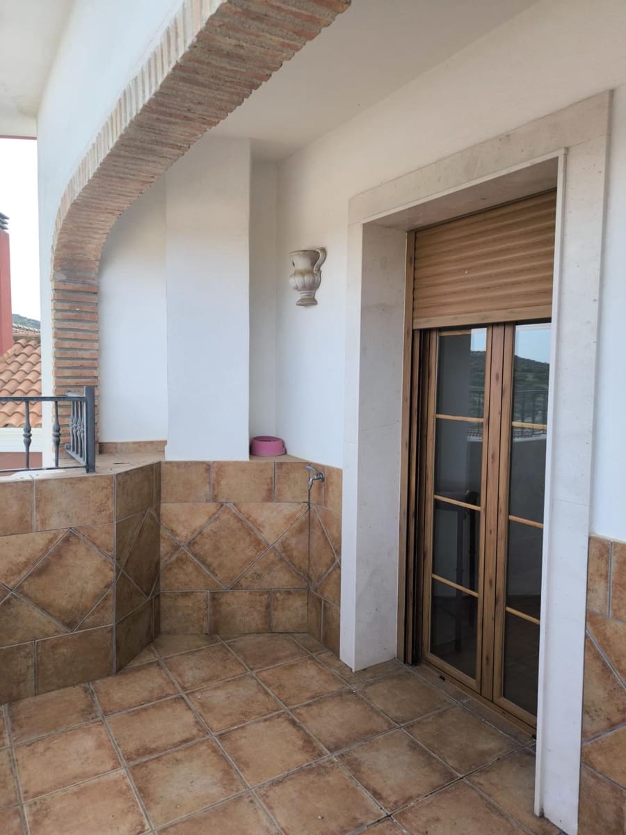 Casa de 4 habitaciones en Fuente Obejuna en venta con garaje - 120.000 € (Ref: 9851865)