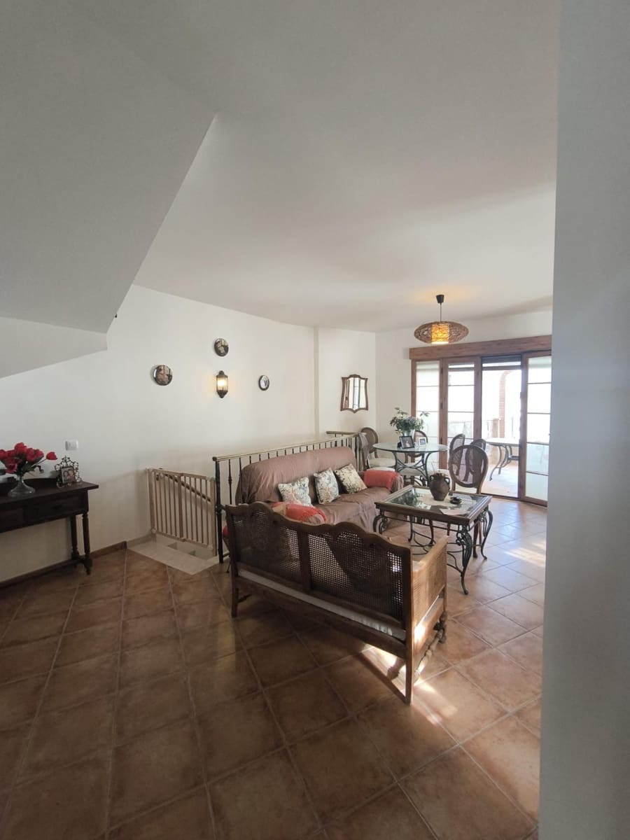 Casa de 4 habitaciones en Fuente Obejuna en venta con garaje - 120.000 € (Ref: 9851865)