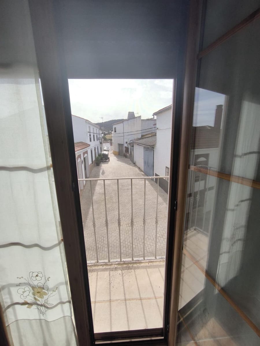 Casa de 4 habitaciones en Fuente Obejuna en venta con garaje - 120.000 € (Ref: 9851865)