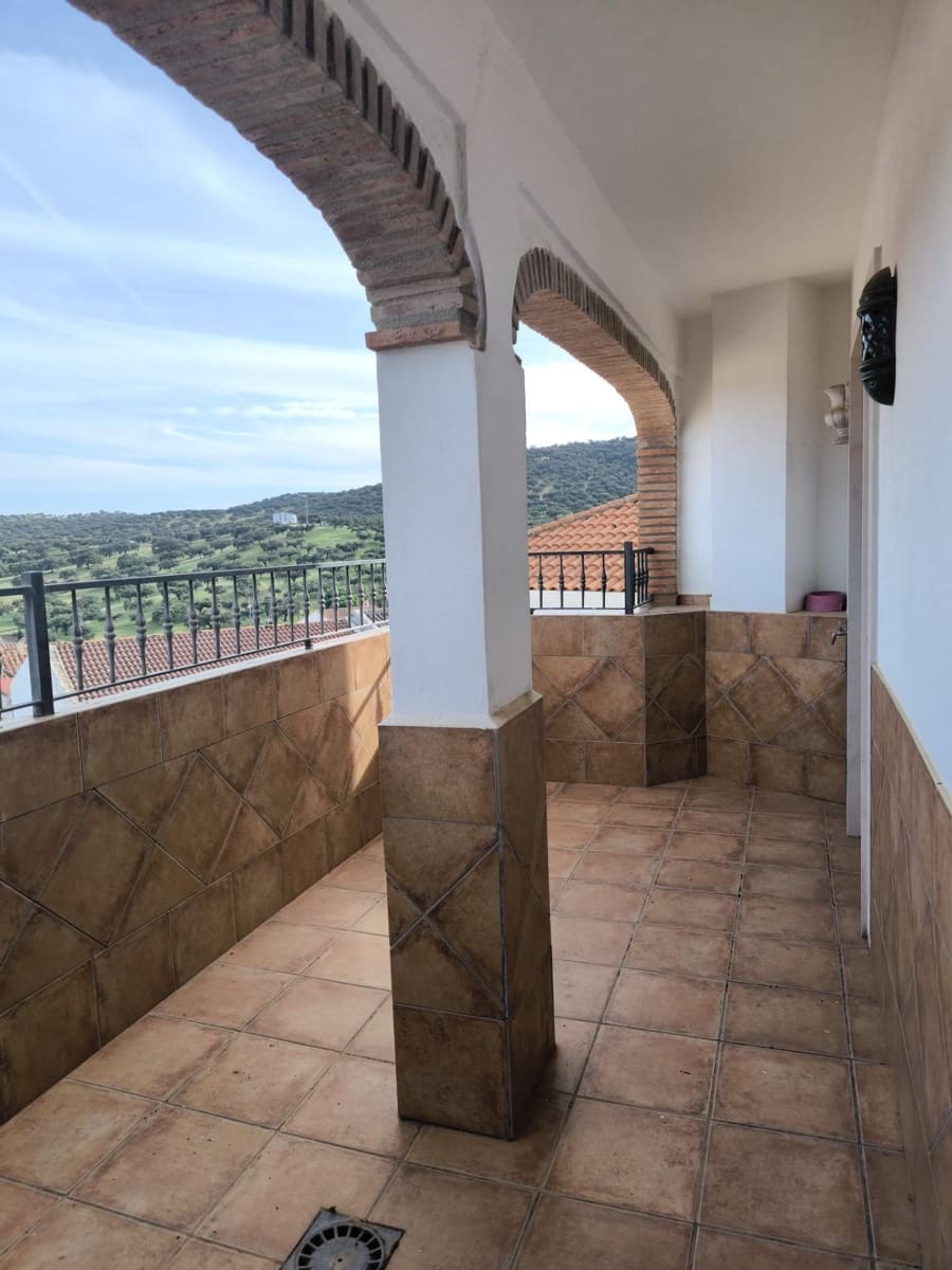 Casa de 4 habitaciones en Fuente Obejuna en venta con garaje - 120.000 € (Ref: 9851865)