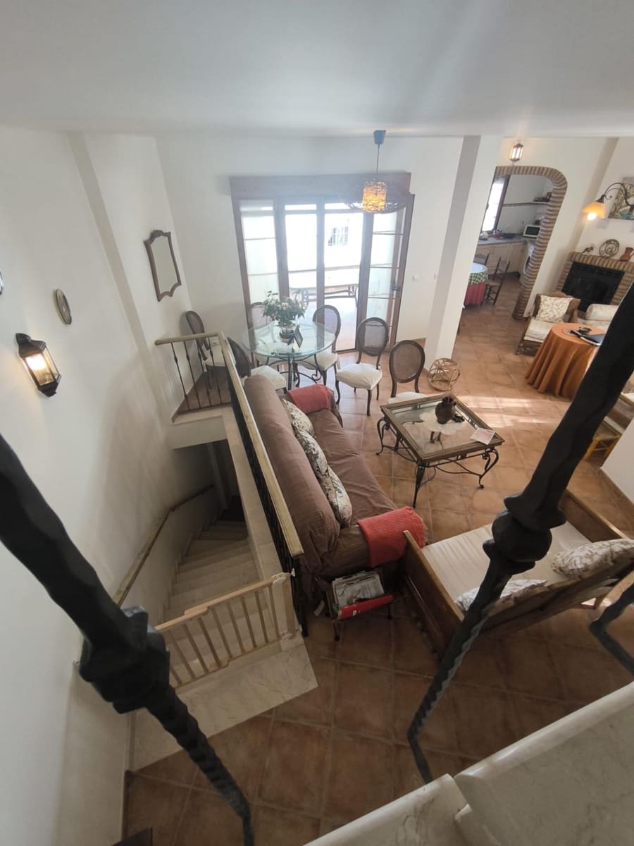 Casa de 4 habitaciones en Fuente Obejuna en venta con garaje - 120.000 € (Ref: 9851865)