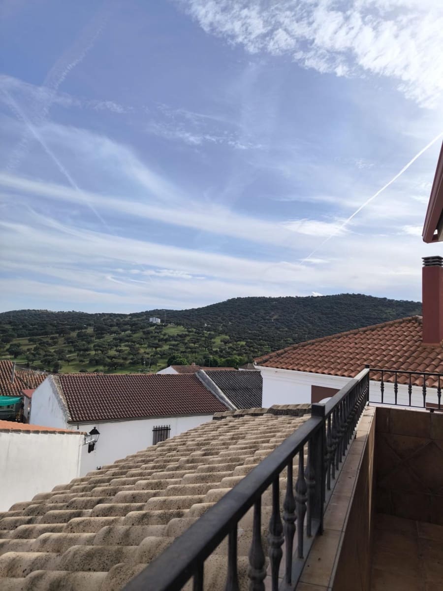 Casa de 4 habitaciones en Fuente Obejuna en venta con garaje - 120.000 € (Ref: 9851865)