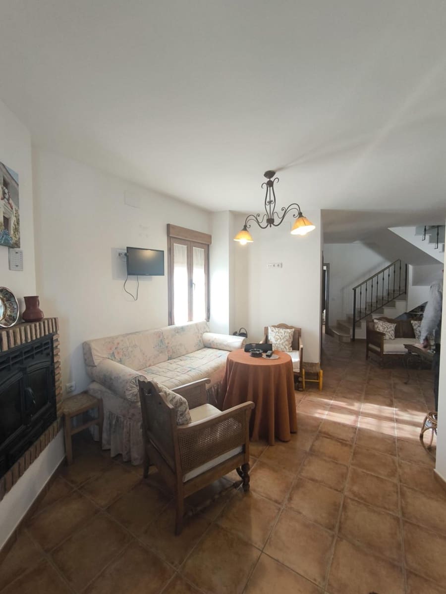 Casa de 4 habitaciones en Fuente Obejuna en venta con garaje - 120.000 € (Ref: 9851865)