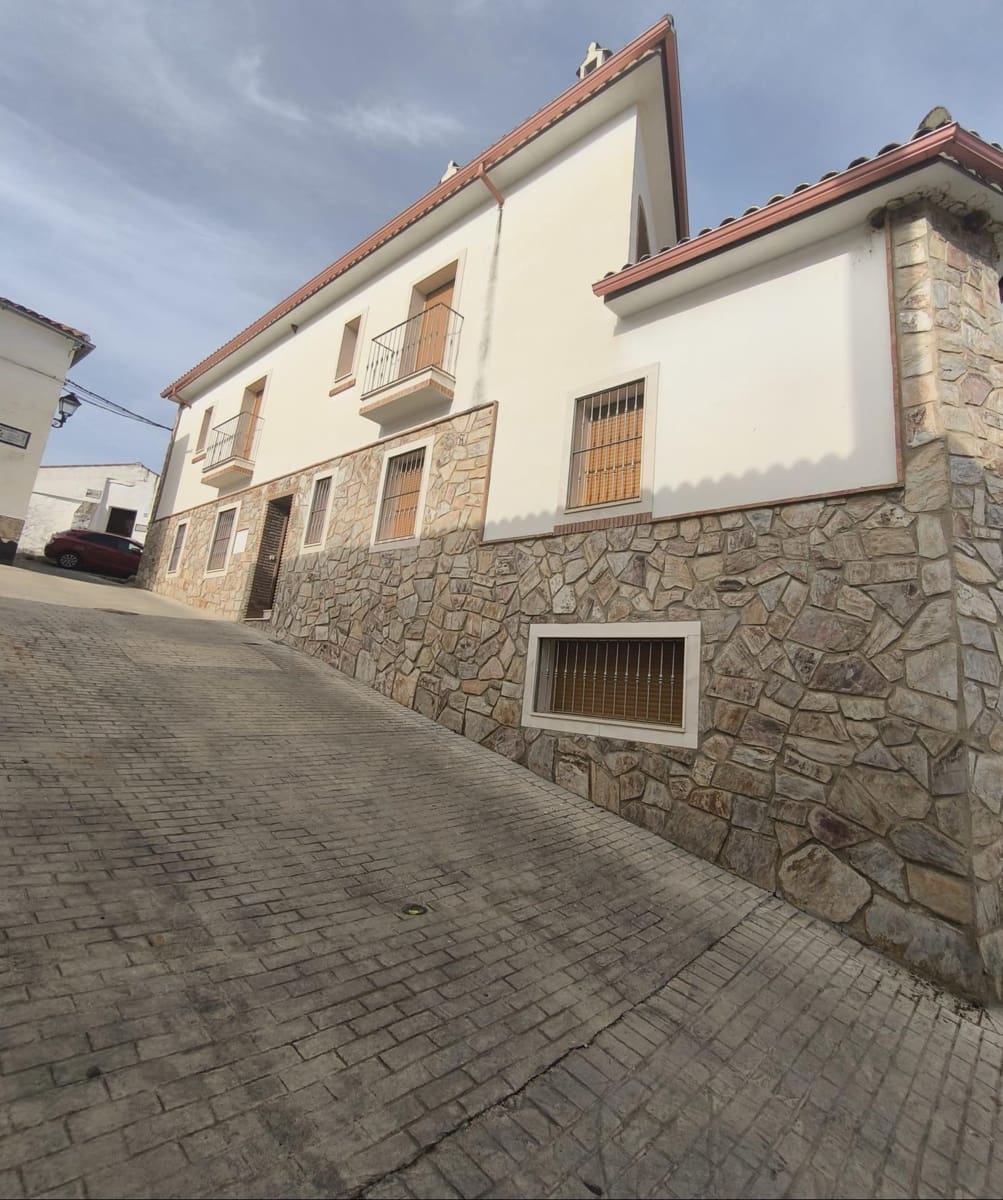 Casa de 4 habitaciones en Fuente Obejuna en venta con garaje - 120.000 € (Ref: 9851865)
