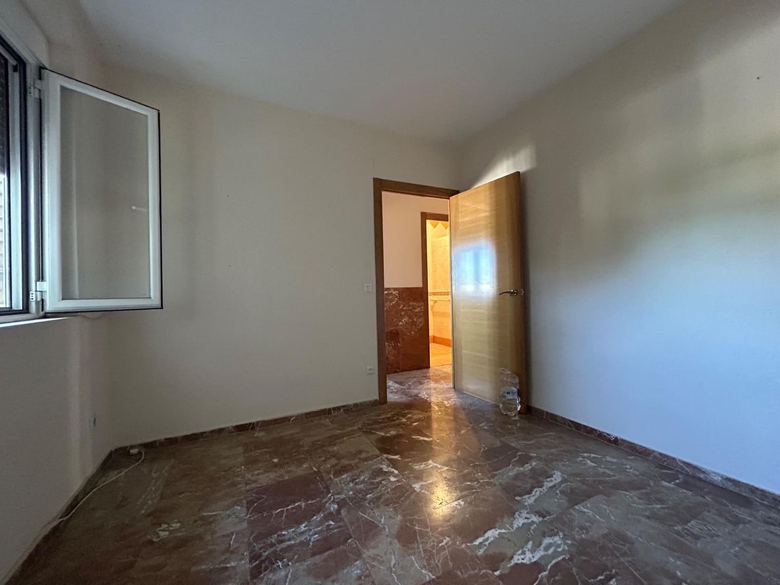 9 bedroom Villa for sale in El Higueron with pool - € 260,000 (Ref: 9860196)
