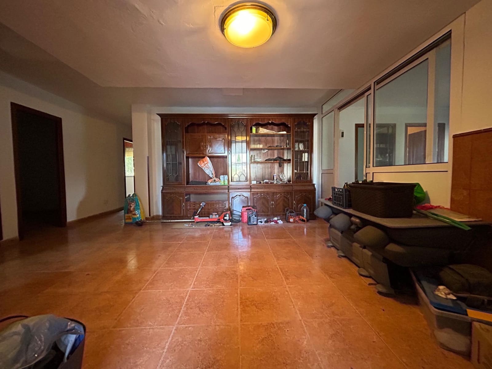 9 bedroom Villa for sale in El Higueron with pool - € 260,000 (Ref: 9860196)