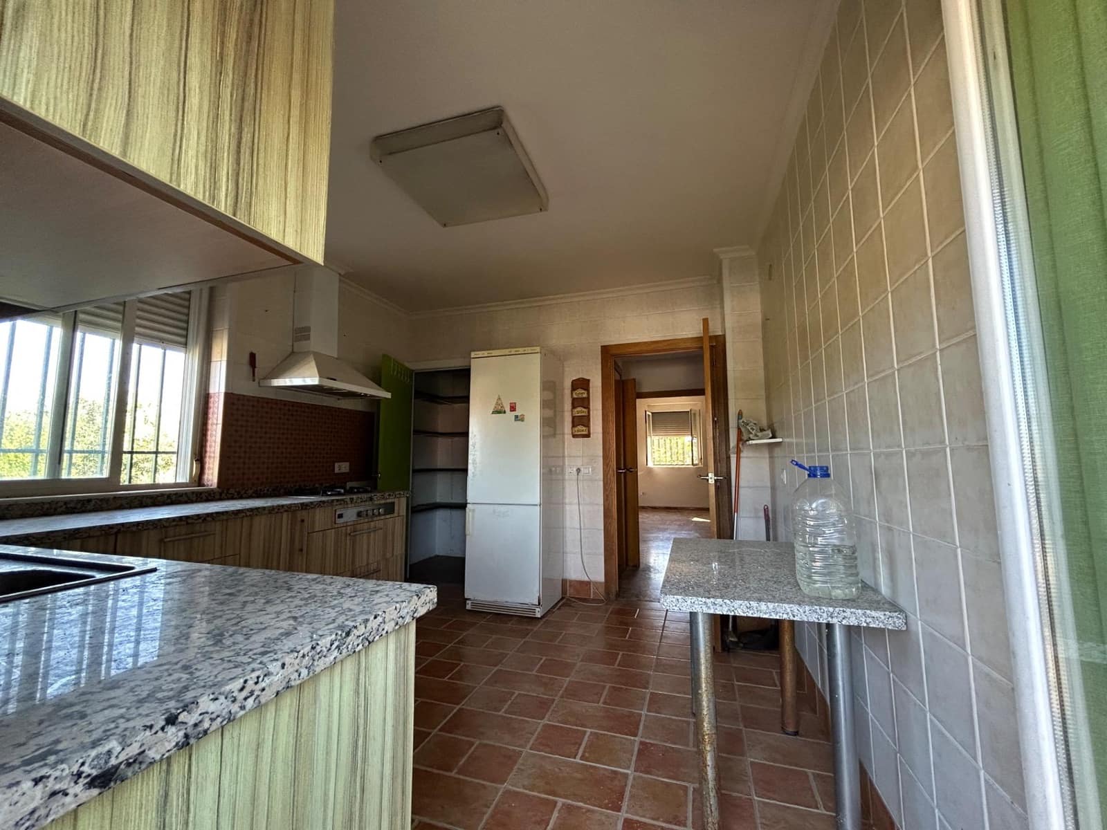 9 bedroom Villa for sale in El Higueron with pool - € 260,000 (Ref: 9860196)