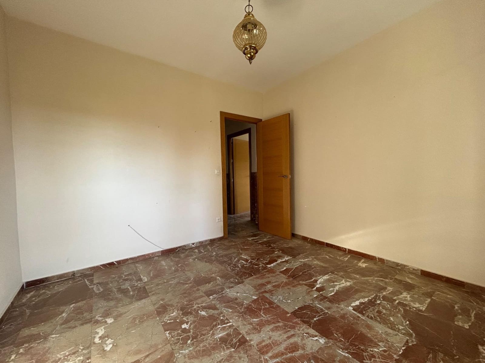 9 bedroom Villa for sale in El Higueron with pool - € 260,000 (Ref: 9860196)