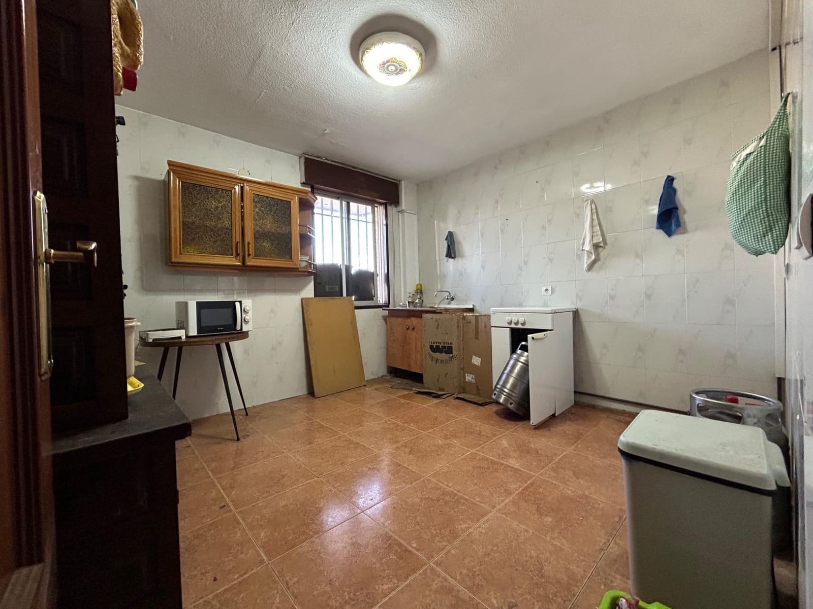 9 bedroom Villa for sale in El Higueron with pool - € 260,000 (Ref: 9860196)