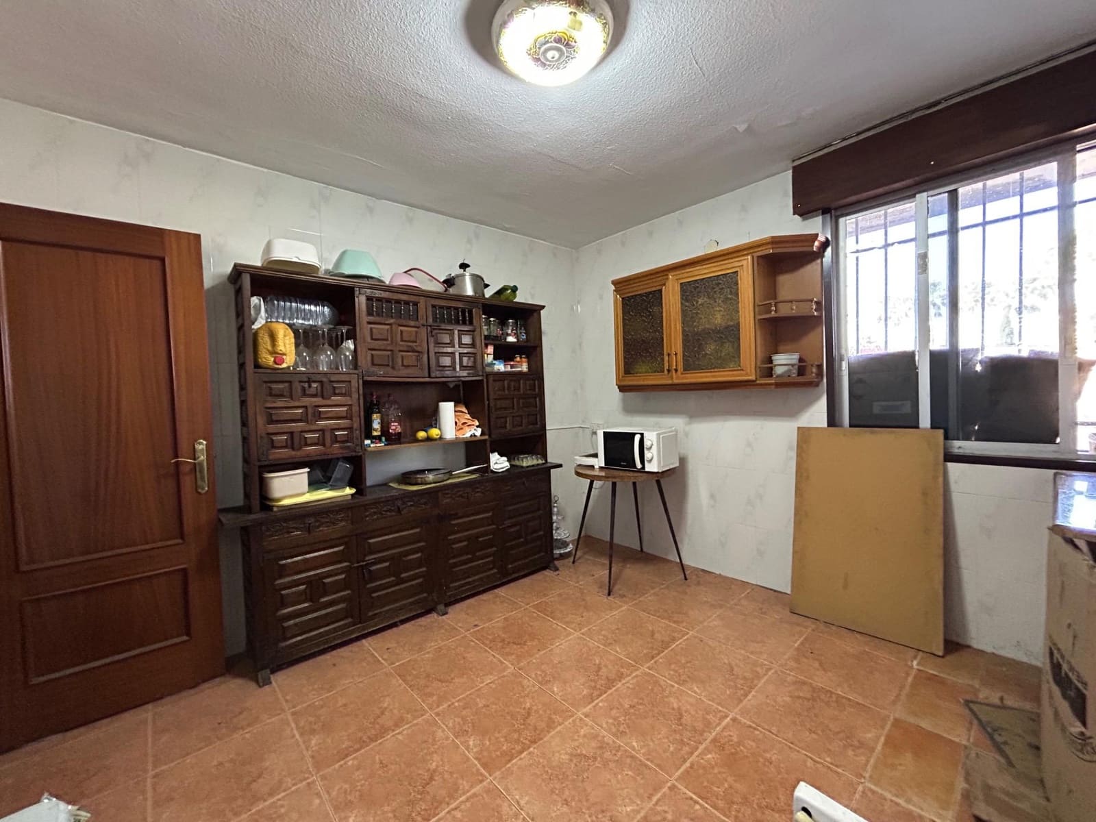 9 bedroom Villa for sale in El Higueron with pool - € 260,000 (Ref: 9860196)
