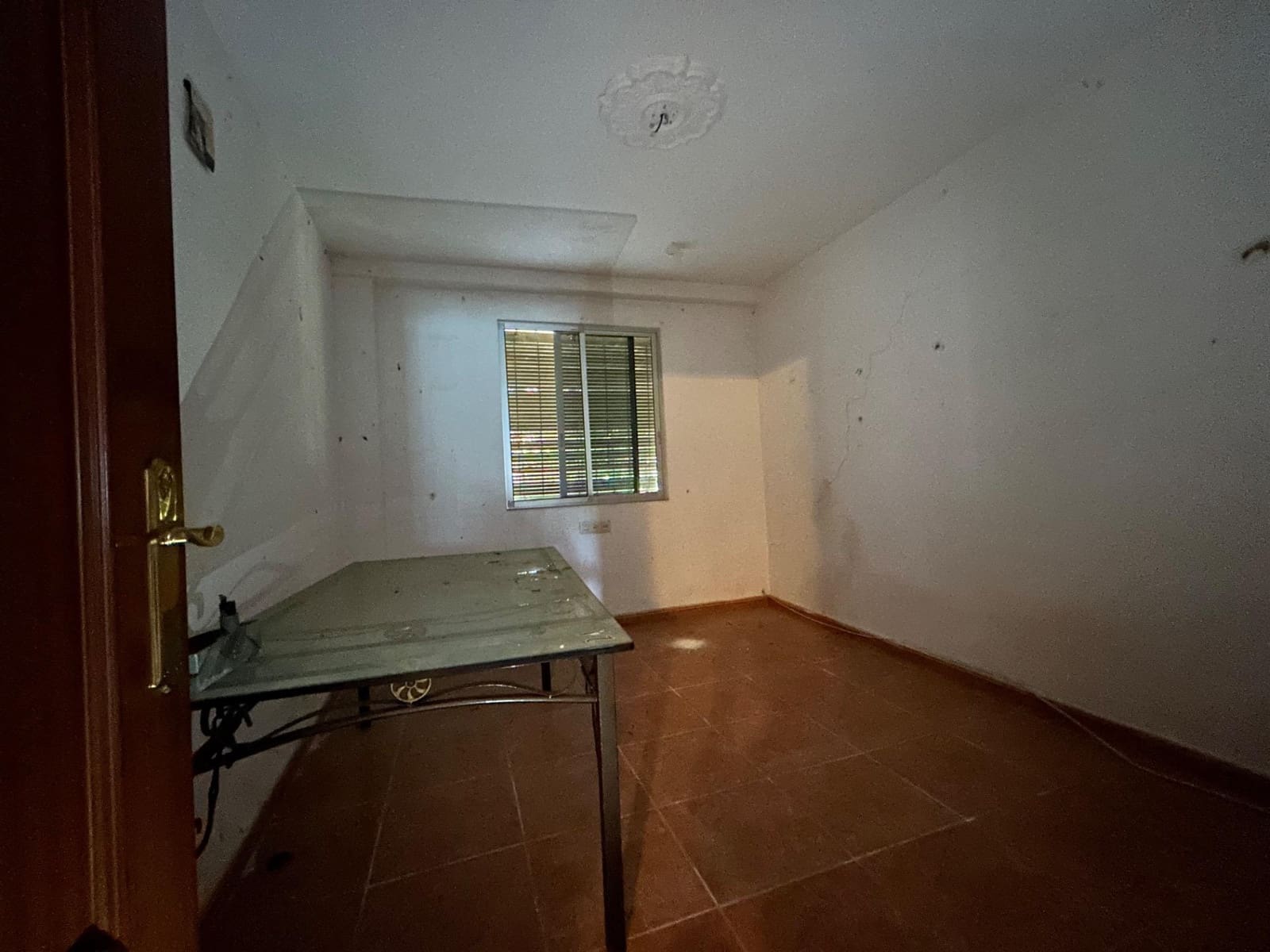 9 bedroom Villa for sale in El Higueron with pool - € 260,000 (Ref: 9860196)