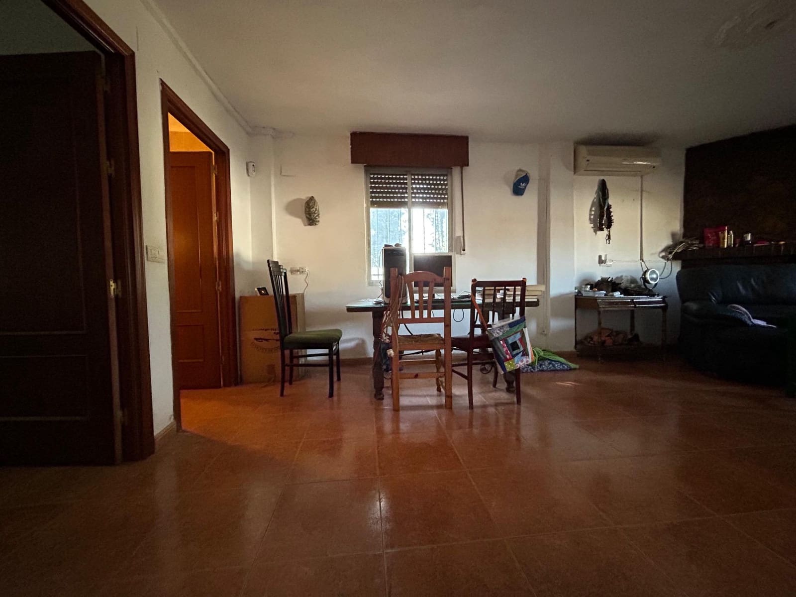 9 bedroom Villa for sale in El Higueron with pool - € 260,000 (Ref: 9860196)