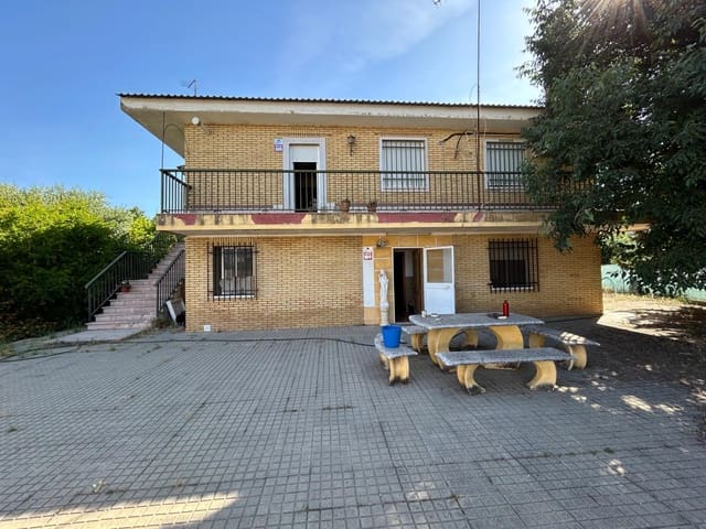 9 soveværelse Villa til salg i El Higueron, Córdoba by med swimmingpool - € 260.000 (Ref: 9860196)