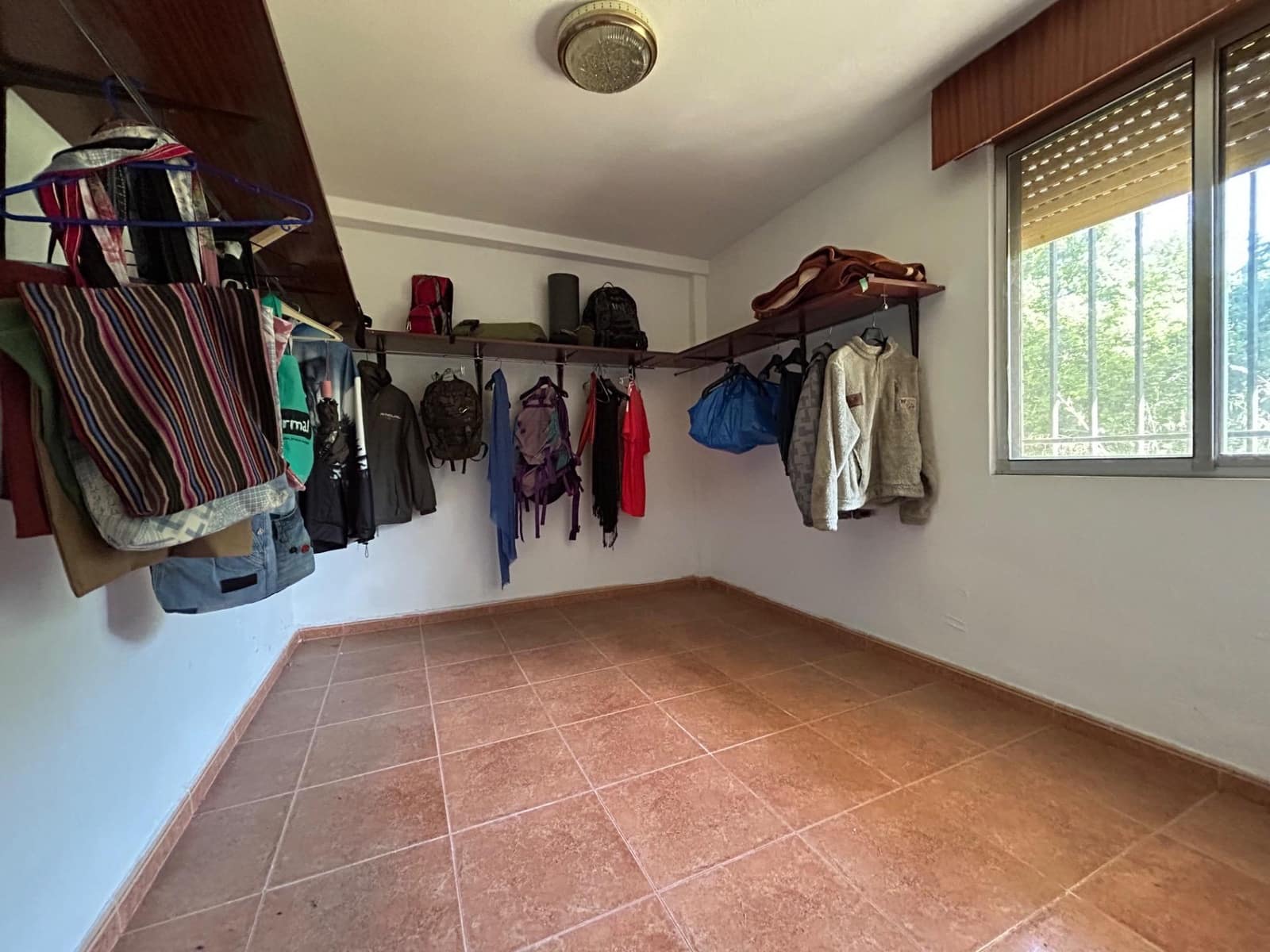 9 bedroom Villa for sale in El Higueron with pool - € 260,000 (Ref: 9860196)