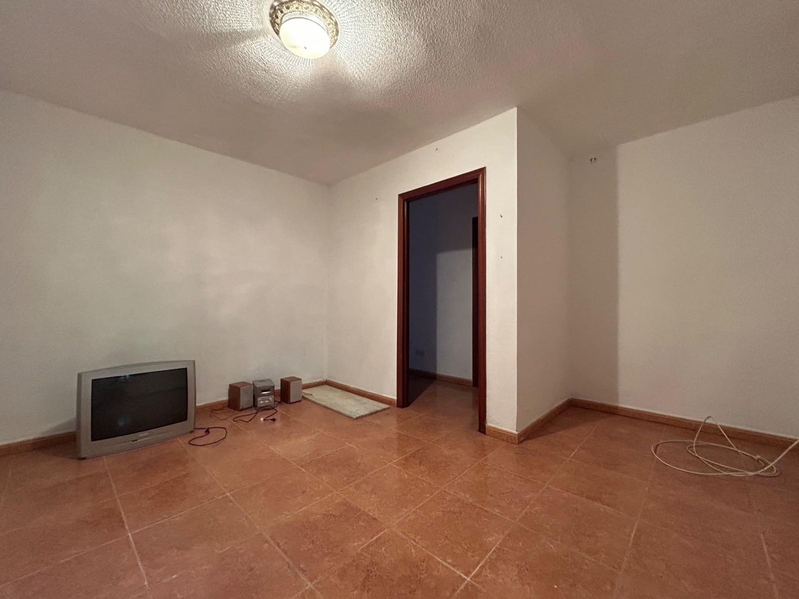9 bedroom Villa for sale in El Higueron with pool - € 260,000 (Ref: 9860196)