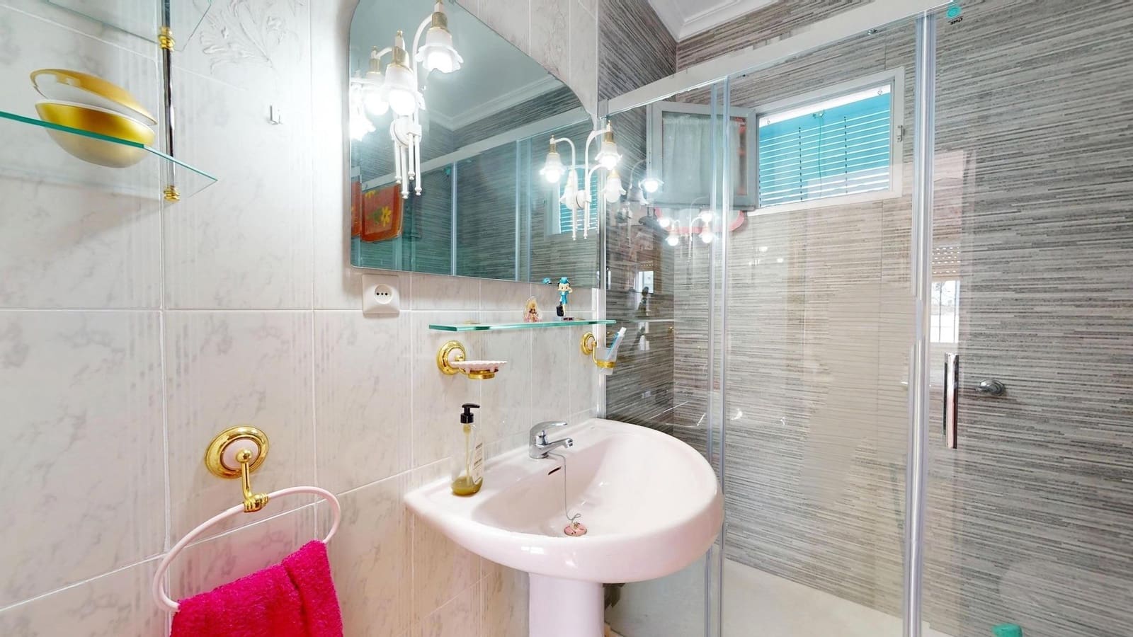 8 soveværelse Byhus til salg i Cordoba by med garage - € 469.500 (Ref: 9860683)