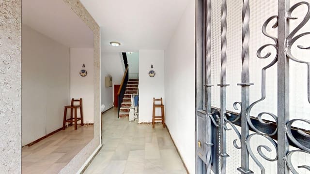 8 soveværelse Byhus til salg i Córdoba by med garage - € 469.500 (Ref: 9860683)