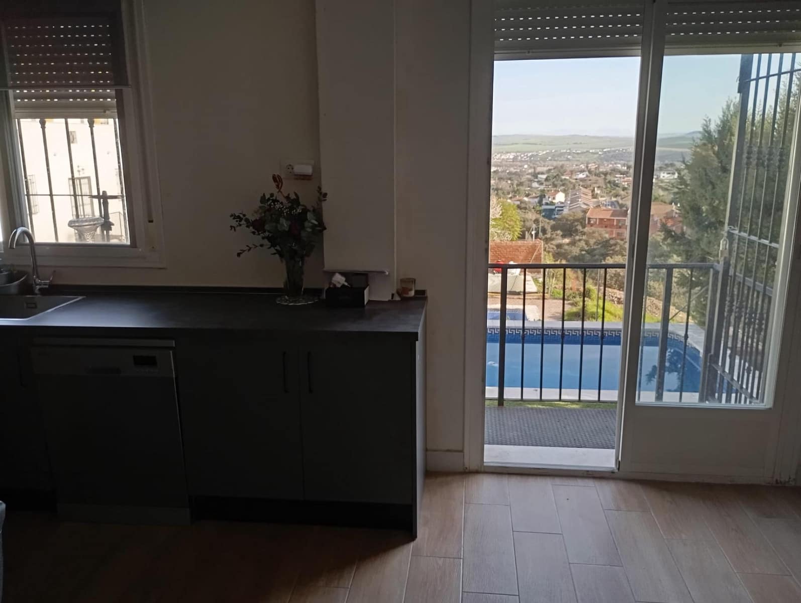 6 bedroom Villa for sale in Cordoba city with pool - € 289,000 (Ref: 9865266)