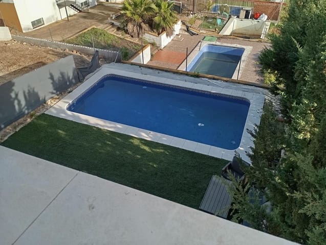 6 soveværelse Villa til salg i Córdoba by med swimmingpool - € 289.000 (Ref: 9865266)