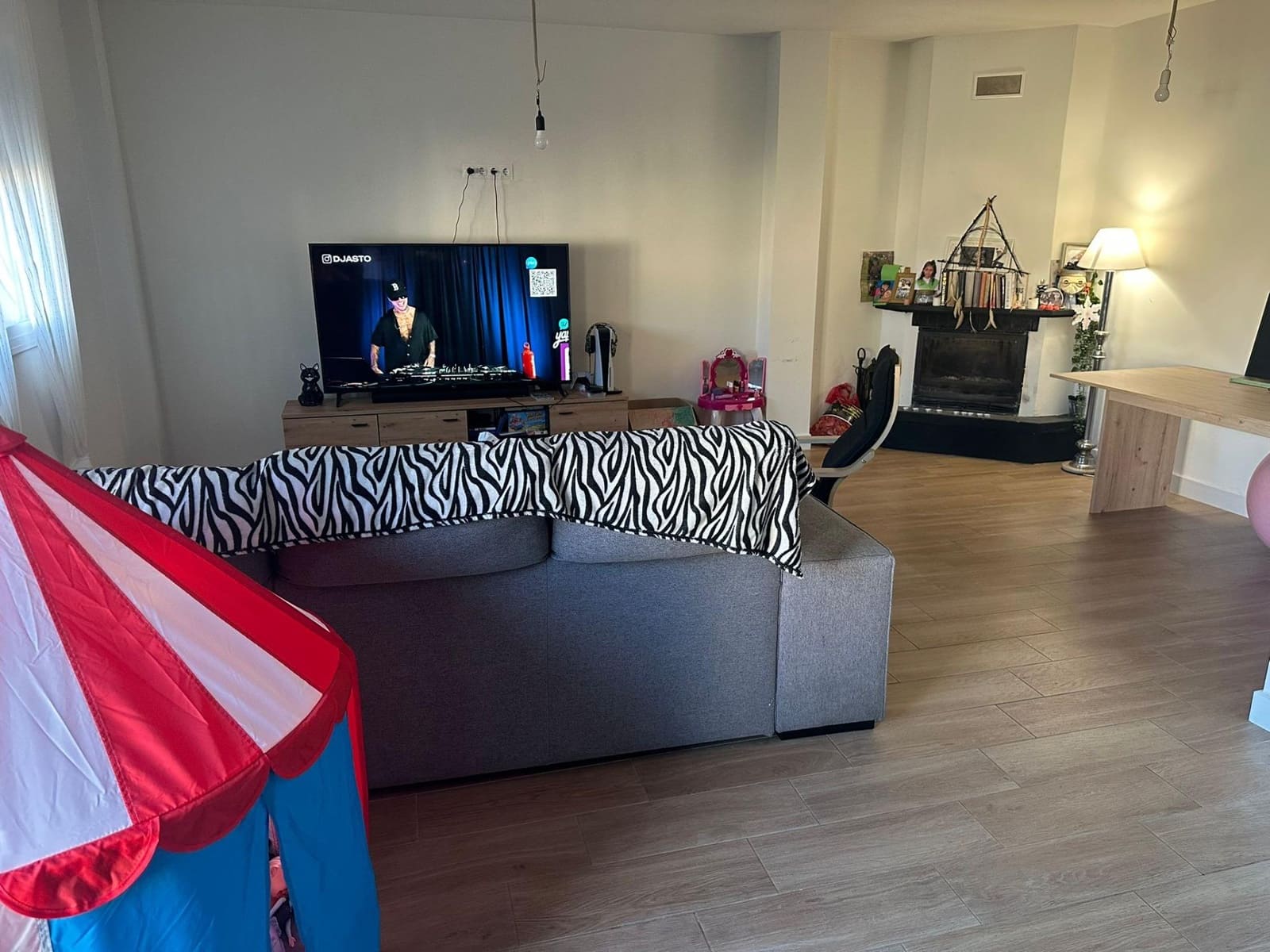 6 bedroom Villa for sale in Cordoba city with pool - € 289,000 (Ref: 9865266)