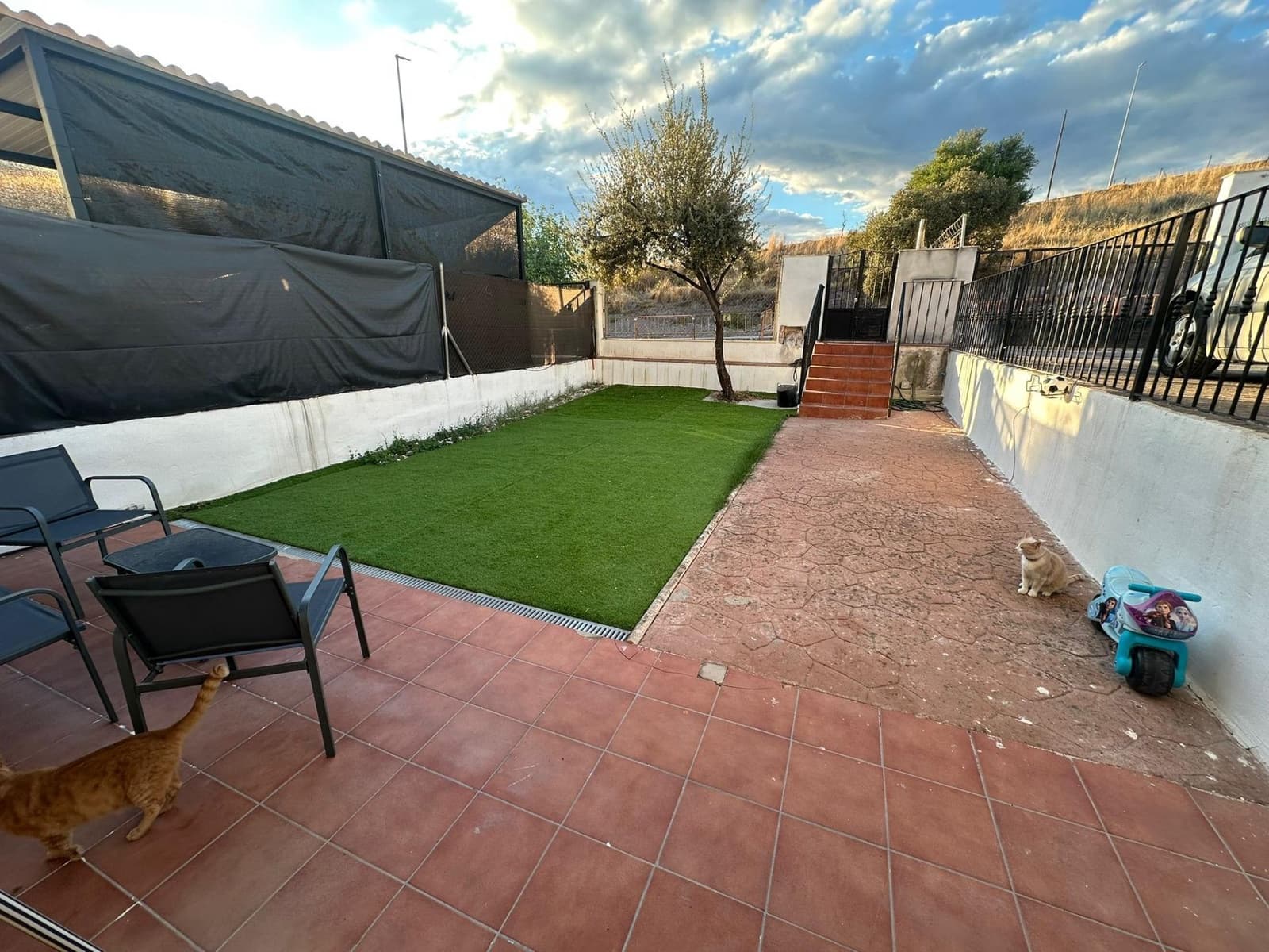 6 bedroom Villa for sale in Cordoba city with pool - € 289,000 (Ref: 9865266)