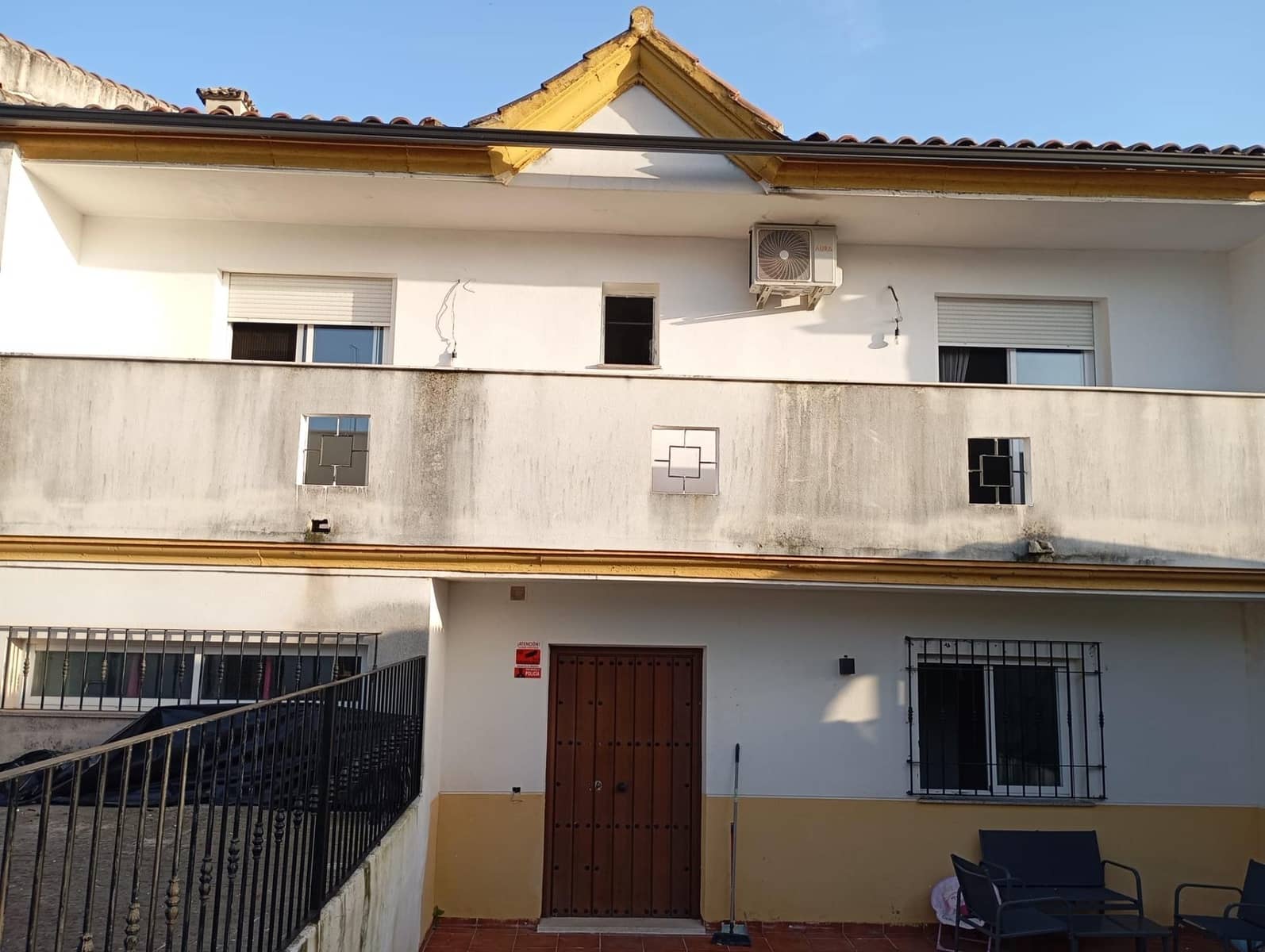 6 bedroom Villa for sale in Cordoba city with pool - € 289,000 (Ref: 9865266)