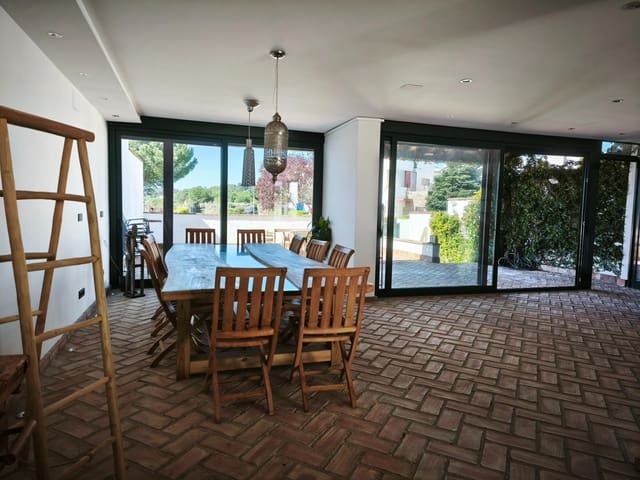 3 soverom Rekkehus til salgs i Córdoba by med svømmebasseng garasje - € 285 000 (Ref: 9867088)