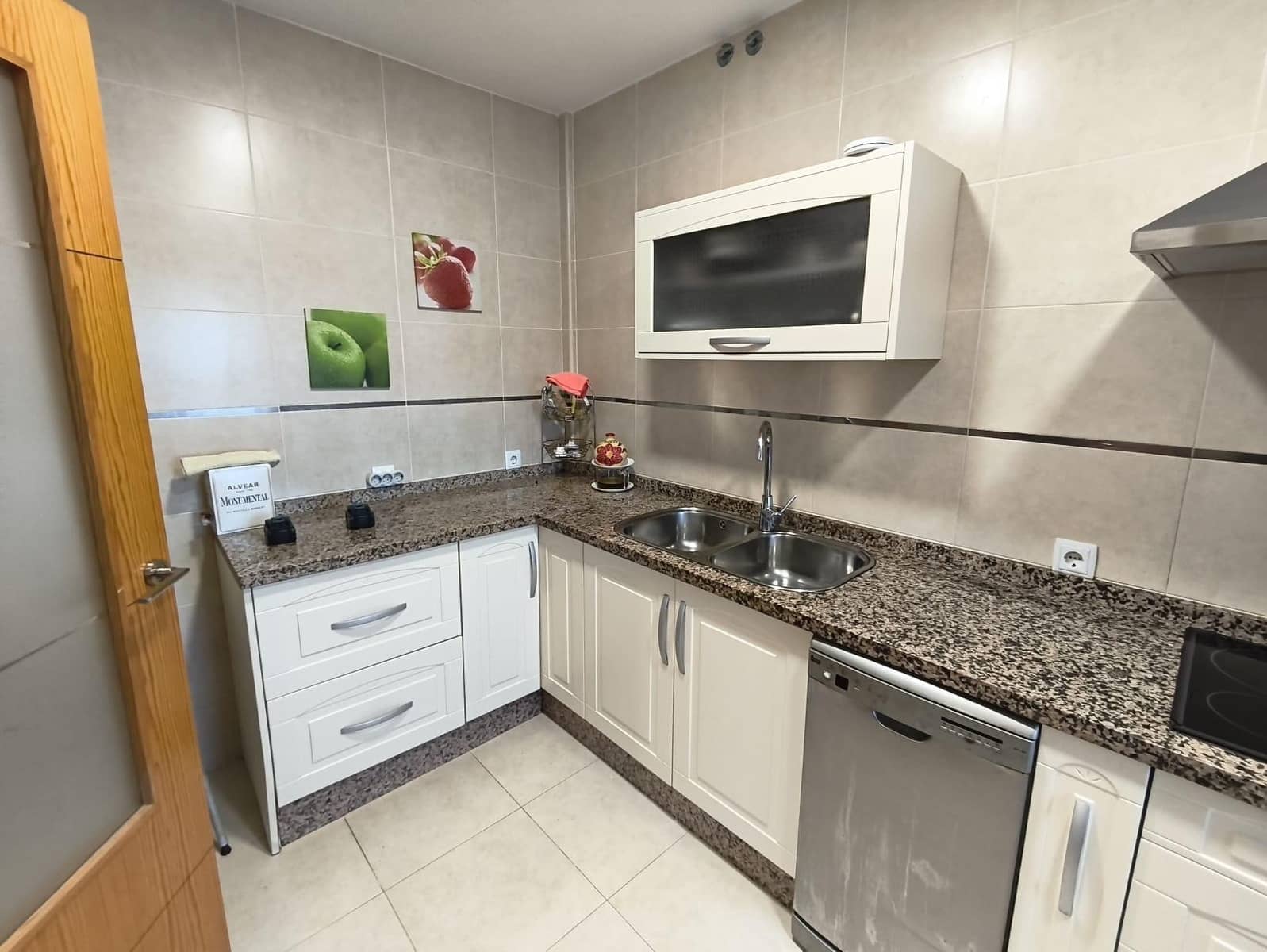 3 soveværelse Rækkehus til salg i Cordoba by med swimmingpool garage - € 255.000 (Ref: 9871903)