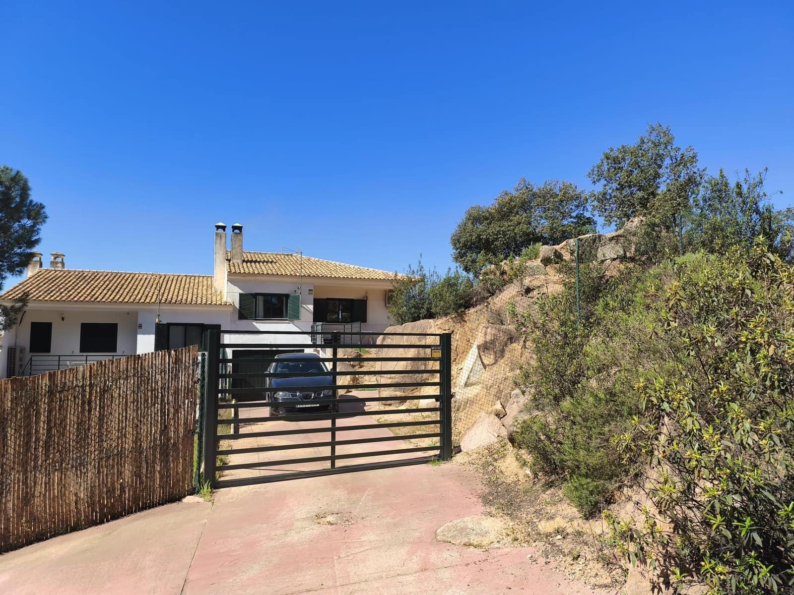 3 soveværelse Rækkehus til salg i Cordoba by med swimmingpool garage - € 255.000 (Ref: 9871903)