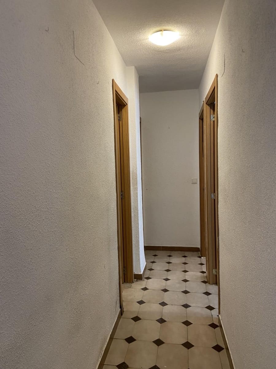 3 bedroom Flat for sale in Cordoba city - € 84,000 (Ref: 9871904)