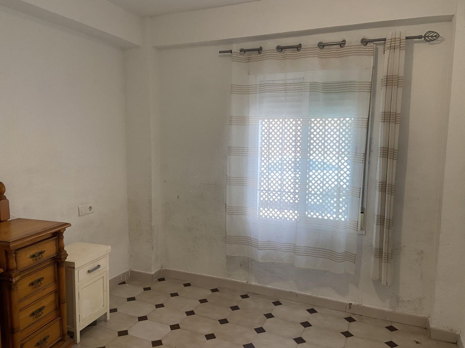 3 bedroom Flat for sale in Cordoba city - € 84,000 (Ref: 9871904)
