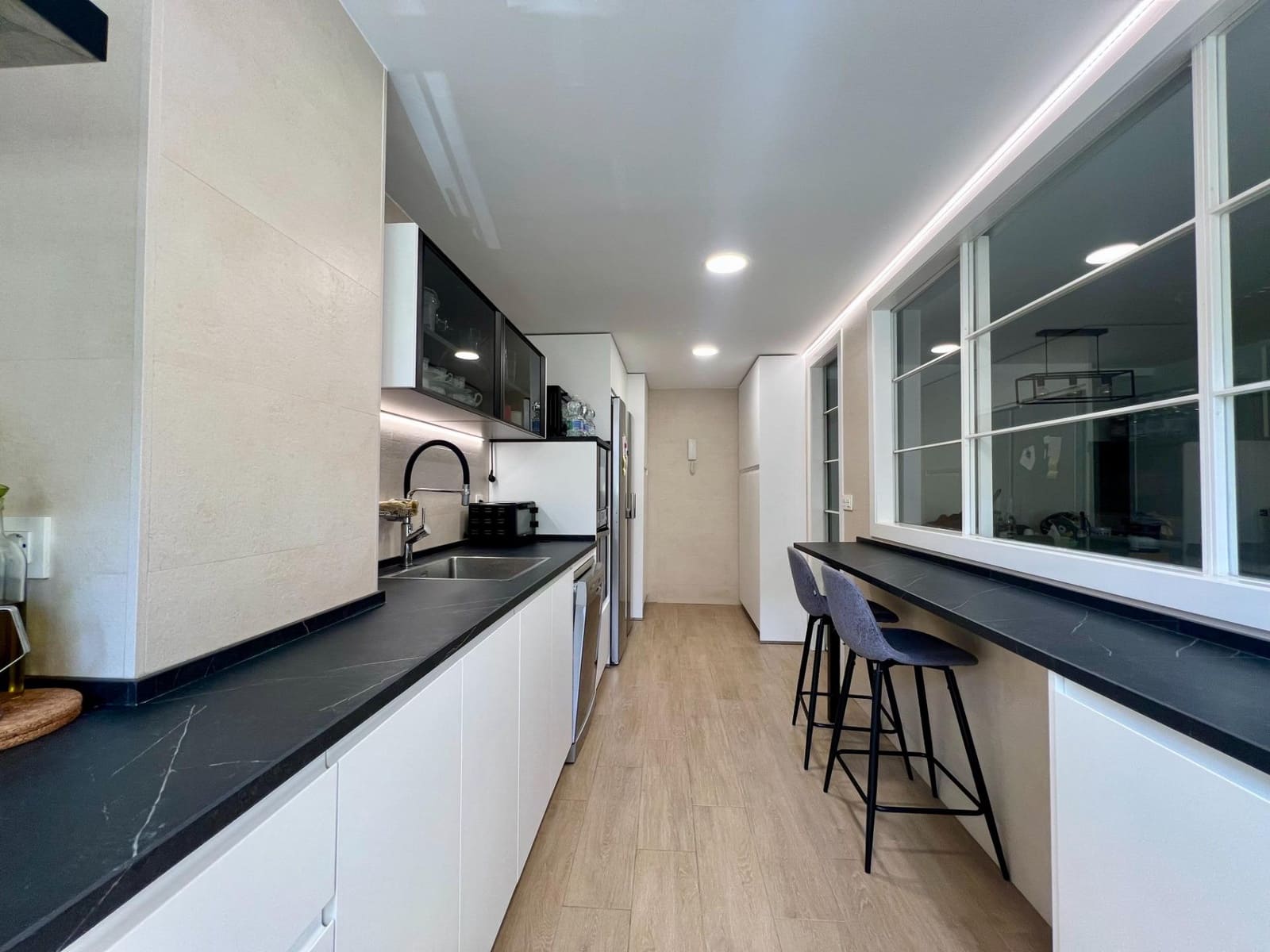 3 sypialnia Mieszkanie do wynajęcia w Miasto Kordoba - 800 € (Ref: 9873607)