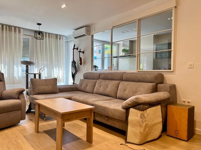 3 sypialnia Mieszkanie do wynajęcia w Miasto Kordoba - 800 € (Ref: 9873607)