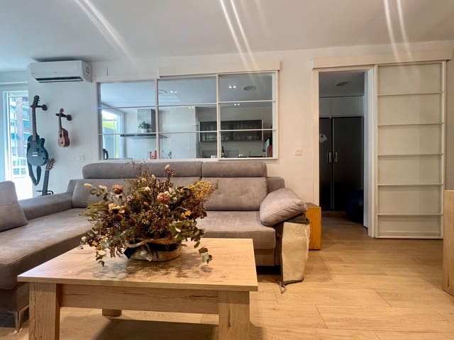 3 sypialnia Mieszkanie do wynajęcia w Miasto Kordoba - 800 € (Ref: 9873607)