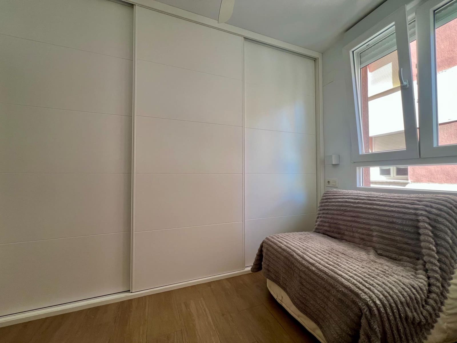 3 sypialnia Mieszkanie do wynajęcia w Miasto Kordoba - 800 € (Ref: 9873607)