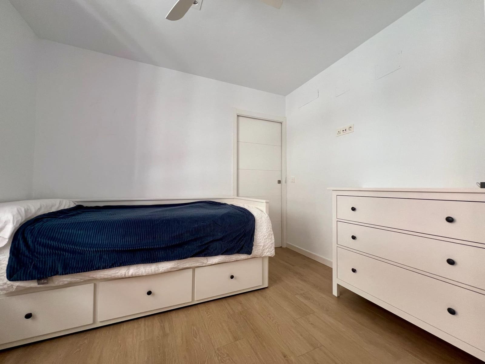 3 sypialnia Mieszkanie do wynajęcia w Miasto Kordoba - 800 € (Ref: 9873607)