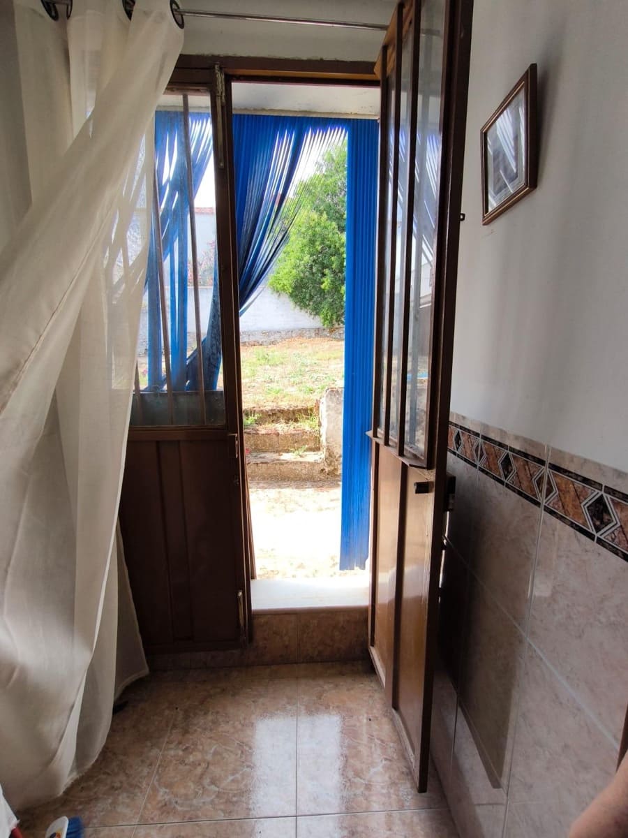 4 bedroom Finca/Country House for sale in Fuente Obejuna - € 75,000 (Ref: 9873609)