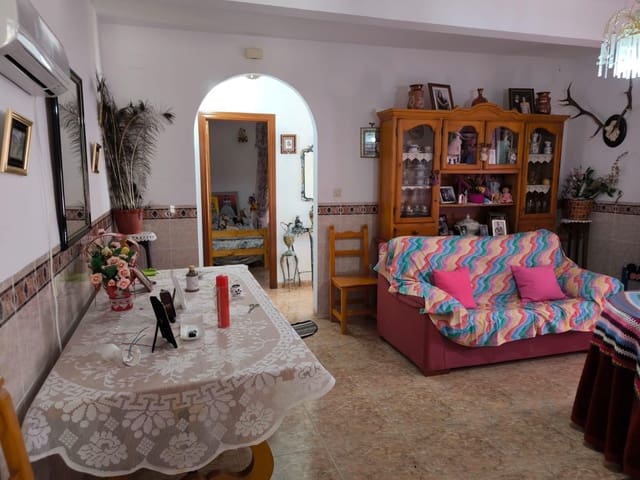 4 bedroom Finca/Country House for sale in Fuente Obejuna - € 75,000 (Ref: 9873609)