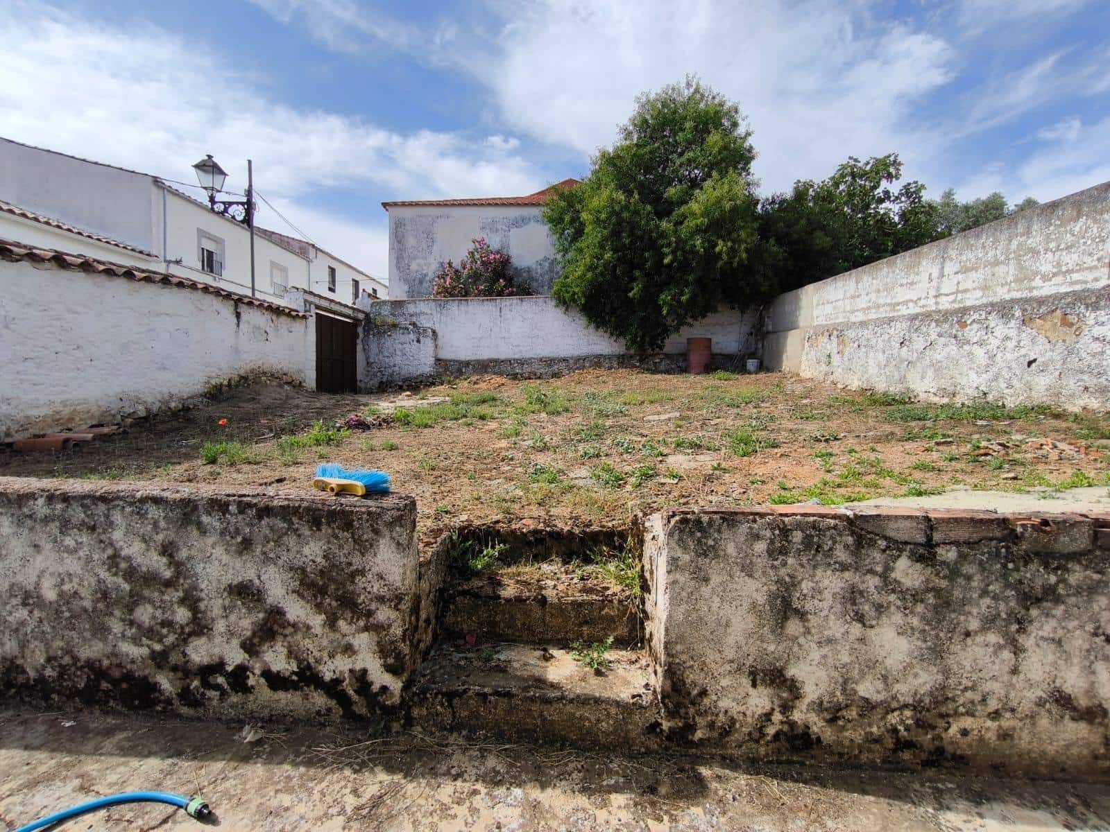 4 bedroom Finca/Country House for sale in Fuente Obejuna - € 75,000 (Ref: 9873609)