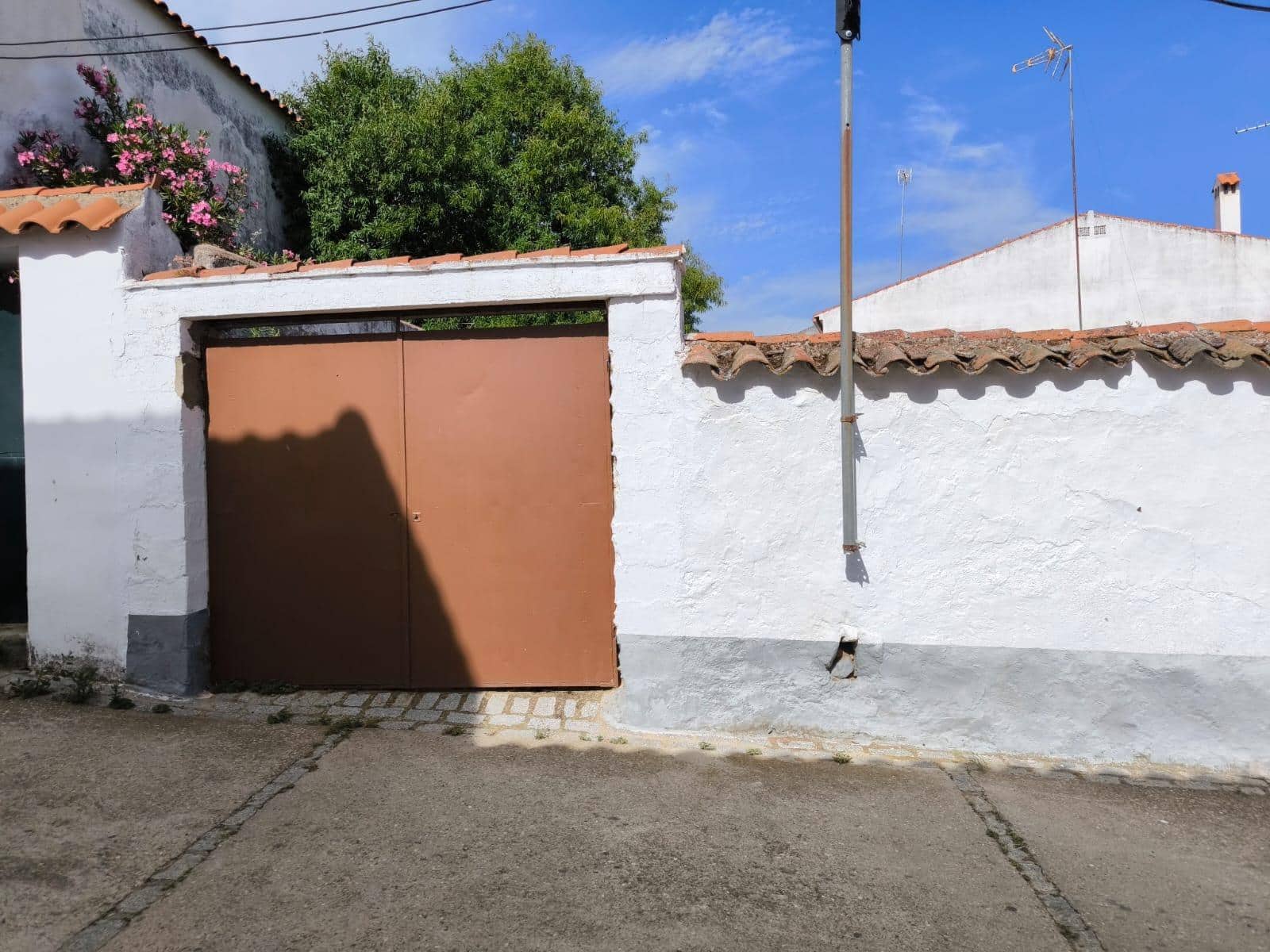 4 bedroom Finca/Country House for sale in Fuente Obejuna - € 75,000 (Ref: 9873609)