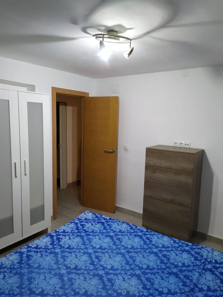3 bedroom Flat for sale in Cordoba city - € 58,400 (Ref: 9876517)